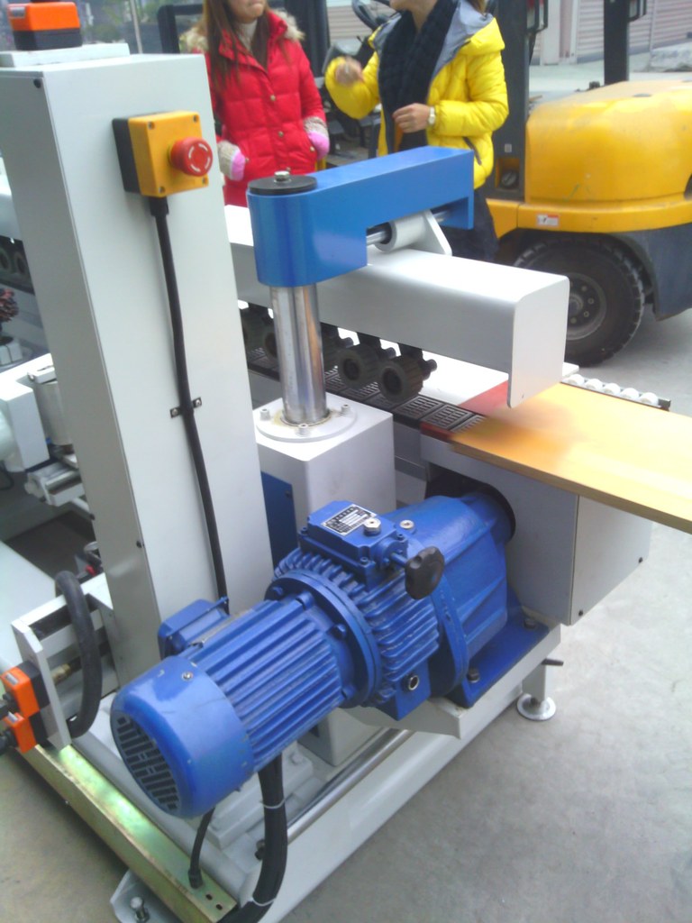 【優(yōu)質(zhì)板材直線砂邊機(jī)】?jī)r(jià)格,廠家,圖片,即墨市鴻森豪邁機(jī)械設(shè)備廠-