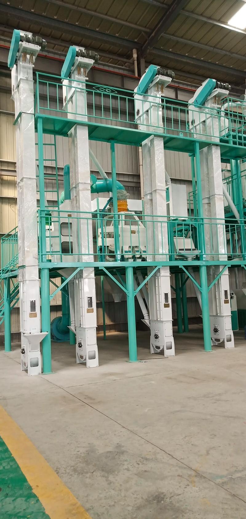 河南面粉加工機械行業 50噸成套設備與8組石磨電氣系統的現代化融合